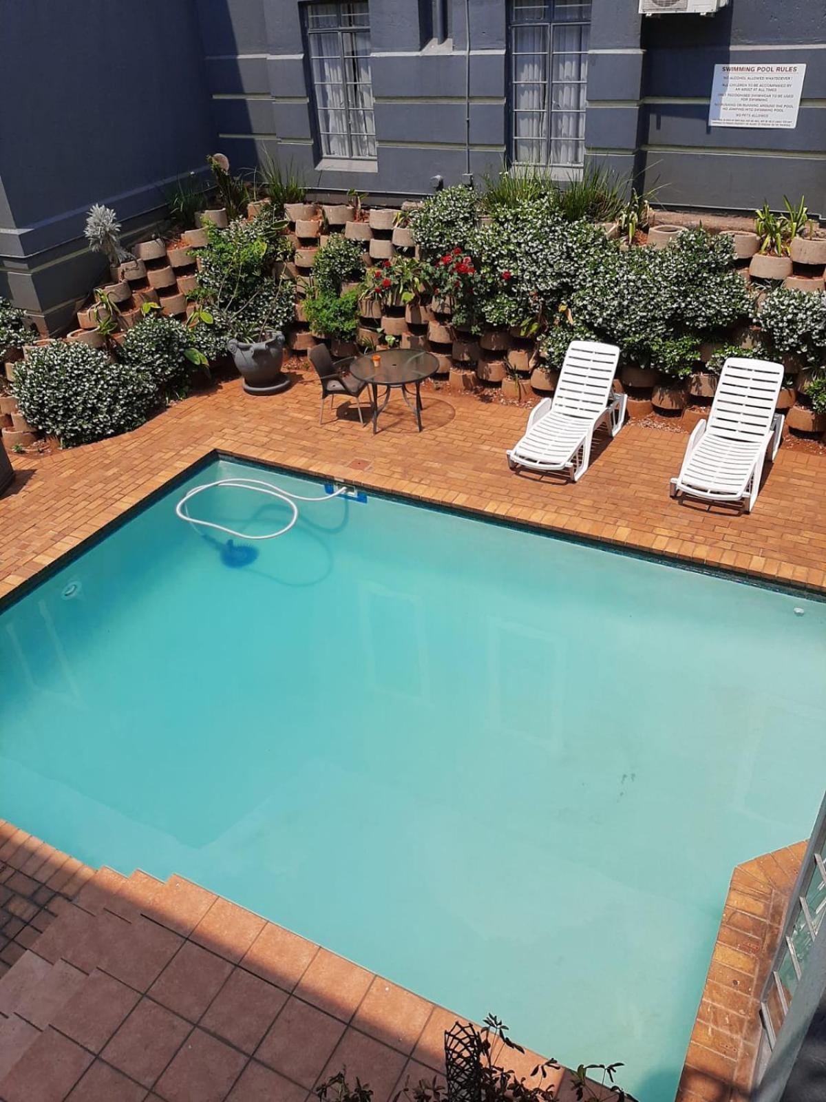 Airport Inn And Suites Edenvale Exterior photo