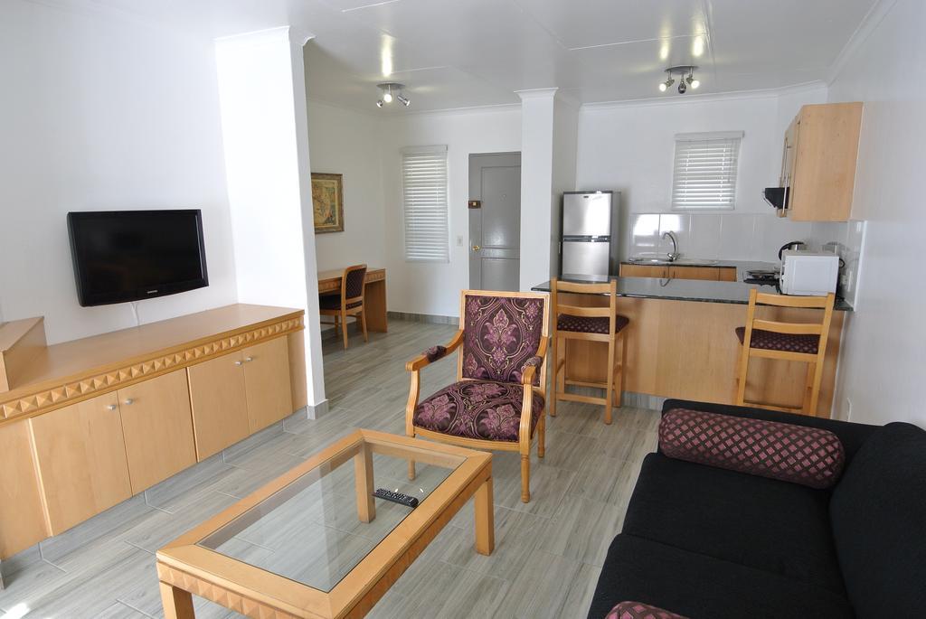 Airport Inn And Suites Edenvale Exterior photo